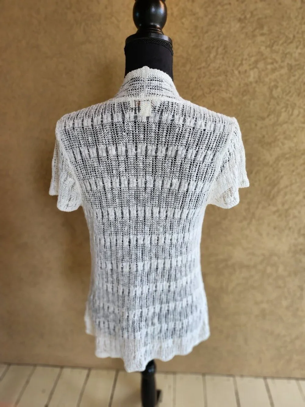 Boho Coastal White Open Knit Short Sleeve Minimalist Cardigan Summer Layering M - Picture 3 of 10